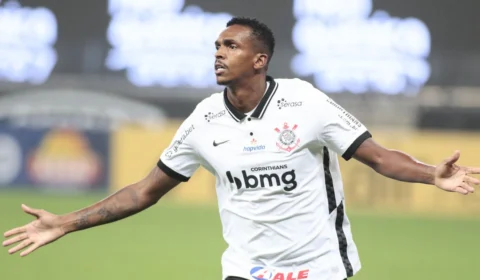 Brasileiro: Corinthians vence Goiás de virada