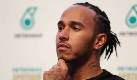 Com Covid-19, piloto Lewis Hamilton está fora do campeonato de Fórmula 1