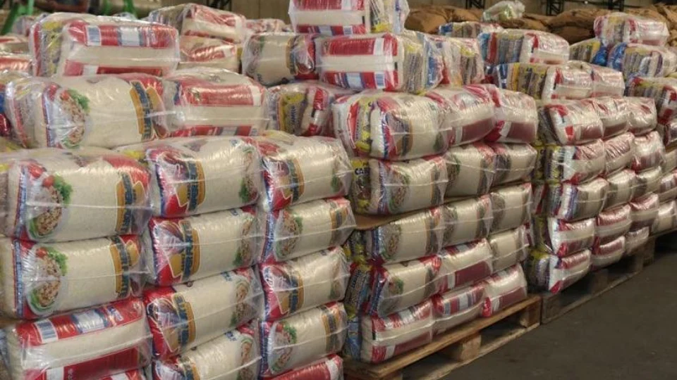 Sejusc recebe 4.116 cestas básicas do Governo Federal que serão repassadas aos órgãos de defesa das mulheres do AM