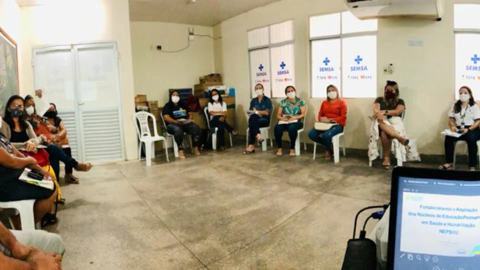 Profissionais da saúde participam  de oficina de humanização em Tefé