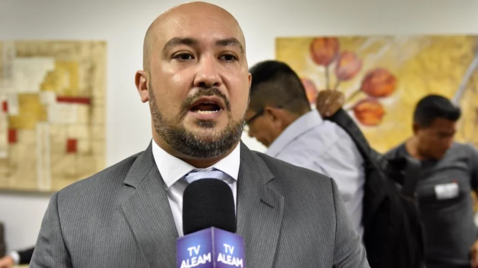 DECON: Delegacia do Consumidor explica direitos nas compras com cartão de crédito