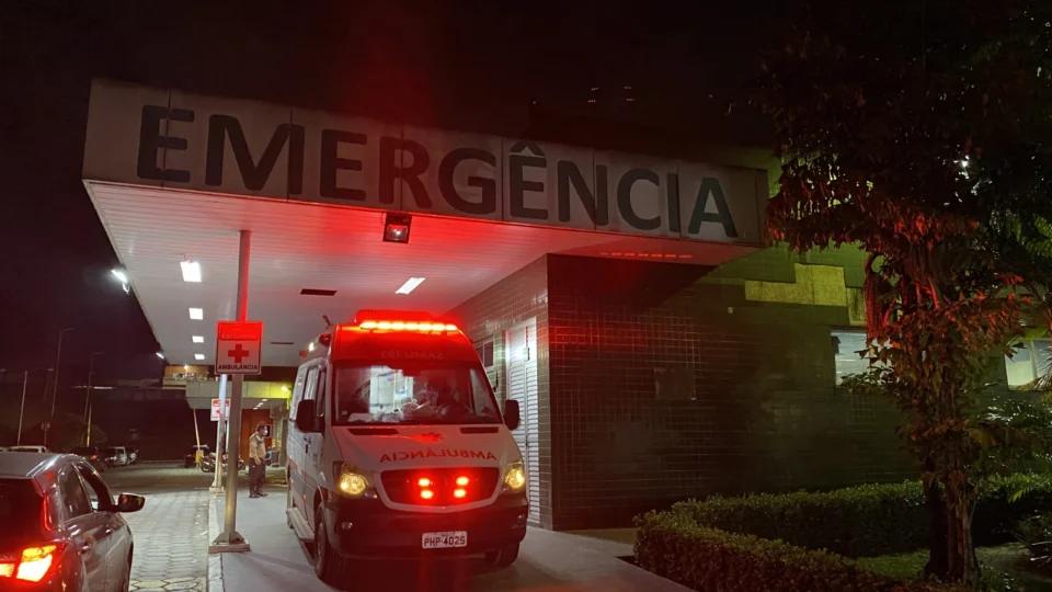 Jovem de 16 anos, leva tiro no pescoço durante suposto assalto no Novo Aleixo