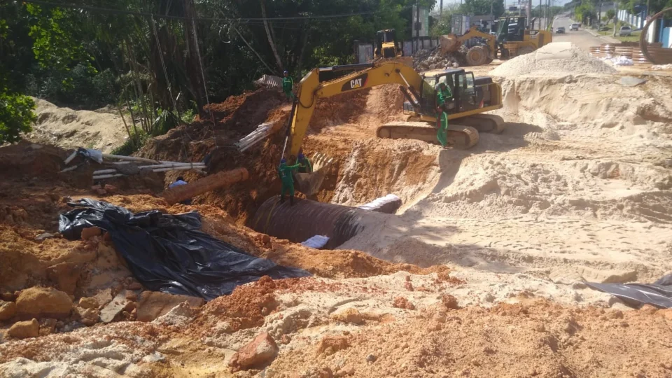Trabalhos emergenciais na Av. Mário Ypiranga já alcançam 45% de execução