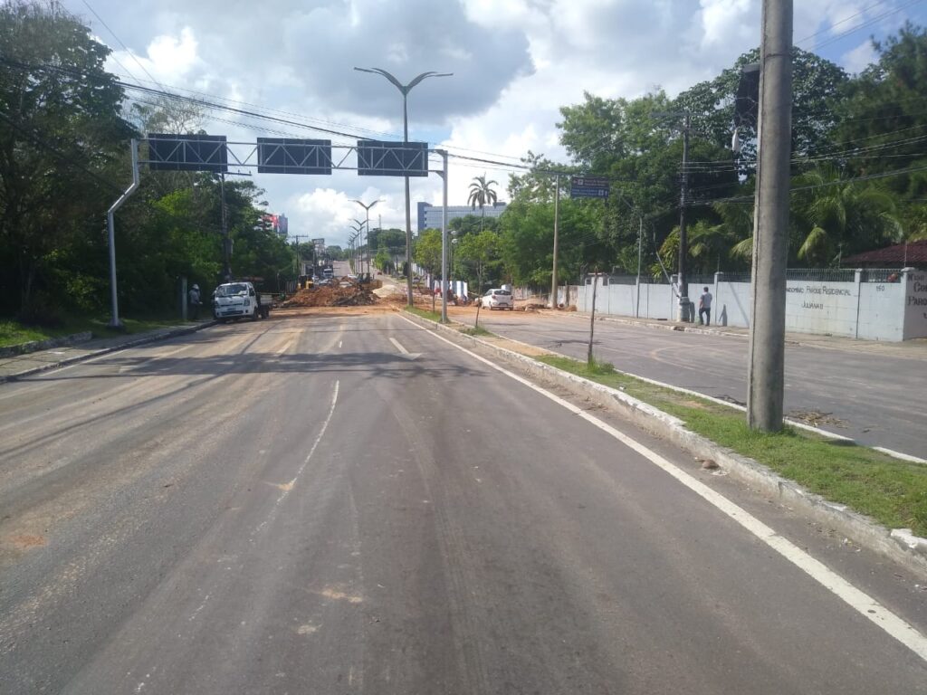 Trabalhos emergenciais na Av. Mário Ypiranga já alcançam 45% de execução