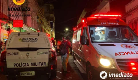 Durante tiroteio, homem leva tiro ao sair de supermercado no Centro de Manaus