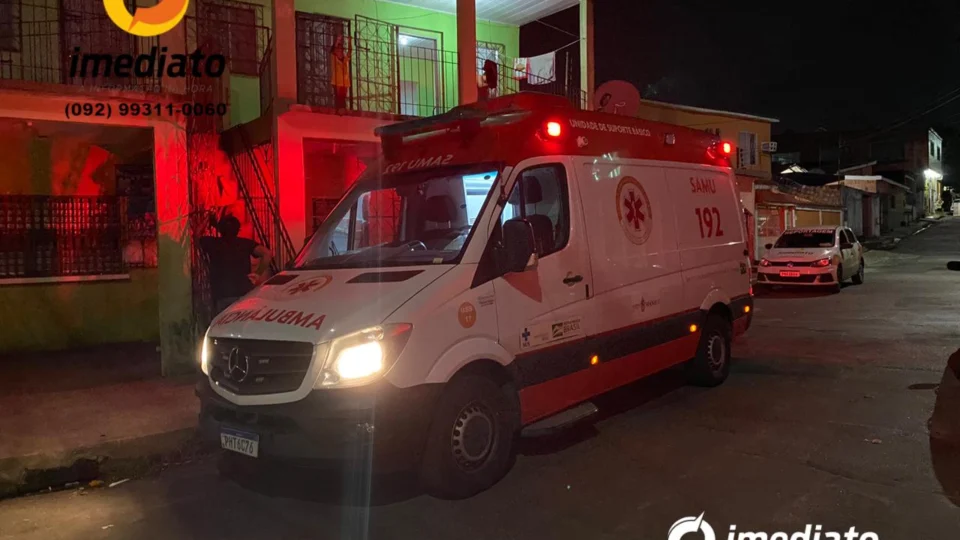 Jovem leva várias terçadadas durante passeio com a filha no bairro Redenção