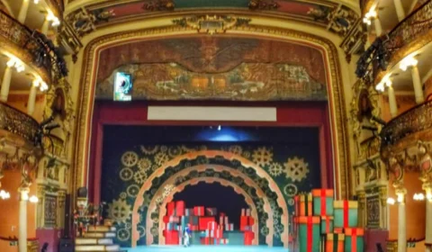 Nova temporada do espetáculo “A Caixa Mágica do Natal” estreia no Teatro Amazonas