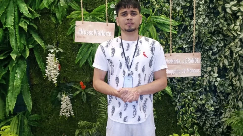 Jovem com esquizofrenia desaparece e família pede ajuda para encontrá-lo