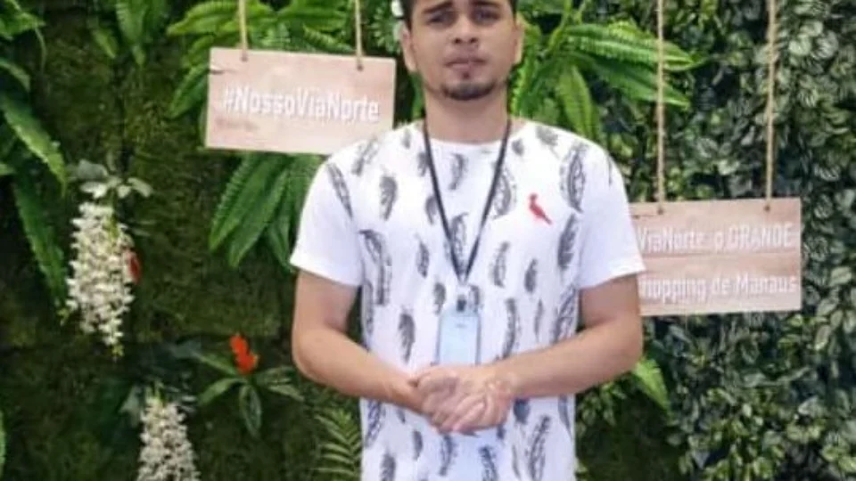 Jovem que sofre de esquizofrenia, desparece e família pede ajuda para encontrá-lo