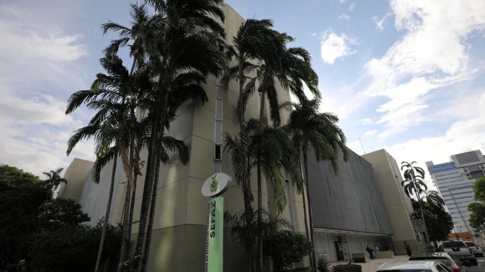 Refis: Contribuintes podem obter descontos de até 95% em dívidas de multas e juros; Veja!