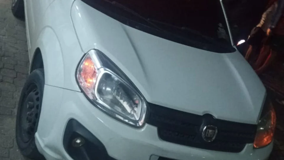 Veja vídeos! PM resgata motorista de app que estava em porta-malas de carro roubado e prende assaltantes