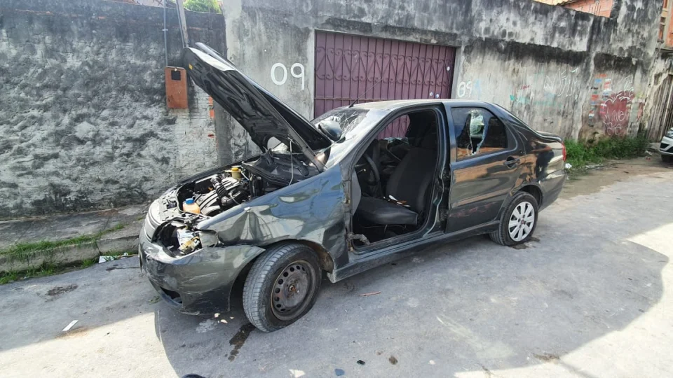 Tiroteio entre facções na zona Norte deixa criminosos baleados; Veja imagens.