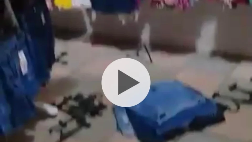 Veja vídeo do momento em que ladrão apanha de populares