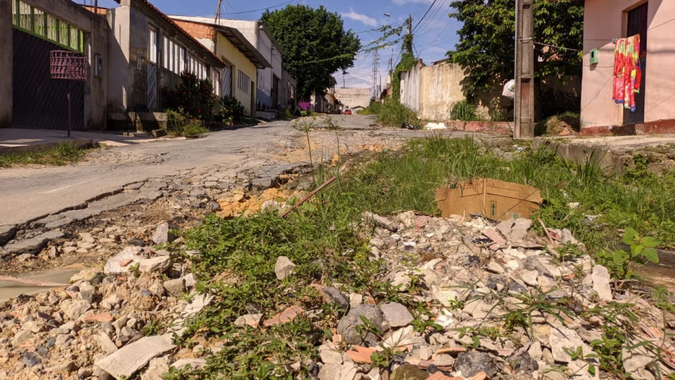 Moradores denunciam situação precária em ruas do bairro Nova Cidade