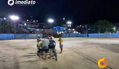 Durante partida de futebol, dupla é baleada no bairro Cidade de Deus