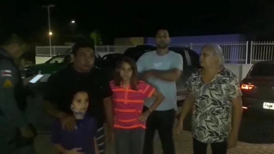 Pai encontra meninas desaparecidas e faz agradecimento; Veja os vídeos.