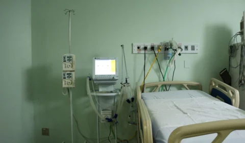 Pacientes com câncer diagnosticados com Covid-19 ganham ala para tratamento no FCecon