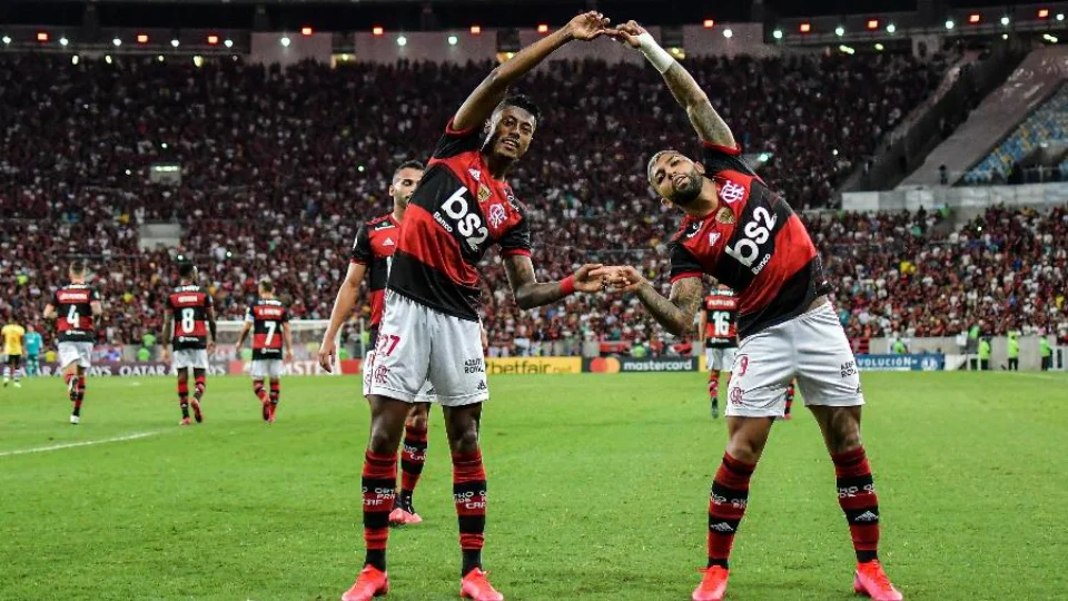 Flamengo encara Racing por vaga nas quartas da Libertadores