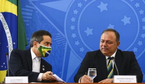 Covid-19: Vacinação pode começar em fevereiro, diz Pazuello