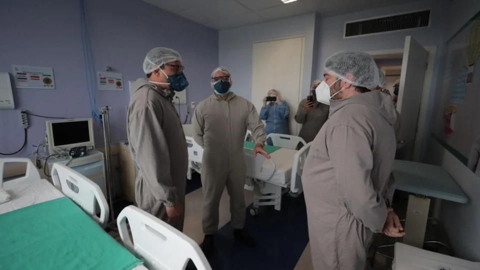 Em 4 dias, Governo reforça a capacidade de atendimento com mais de 70 leitos para hospitais da rede pública