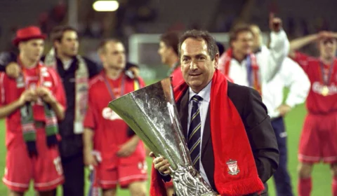 Ex-técnico da França e do Liverpool Gerard Houllier morre aos 73 anos