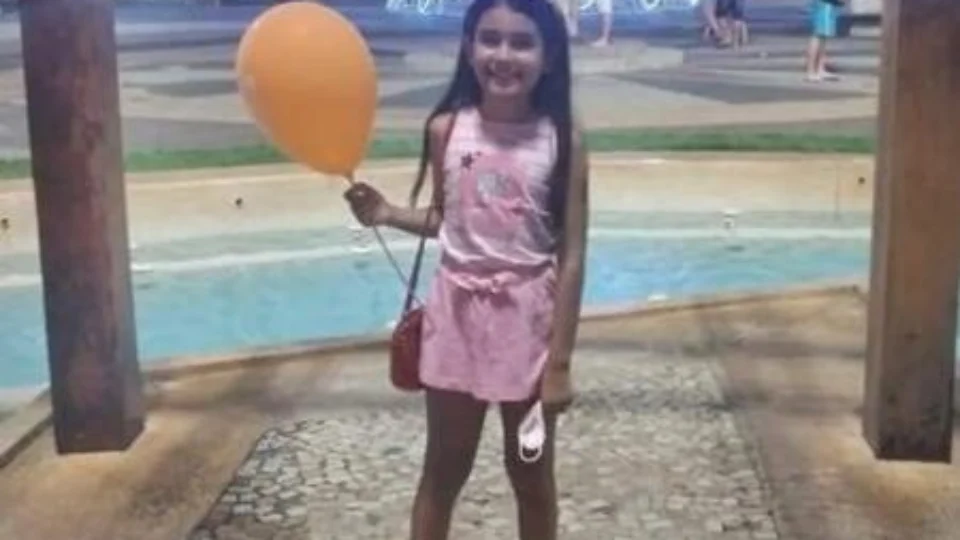 Comovida mãe de menina eletrocutada por enfeite de Natal diz: “Peço a Deus que me dê força para continuar”!