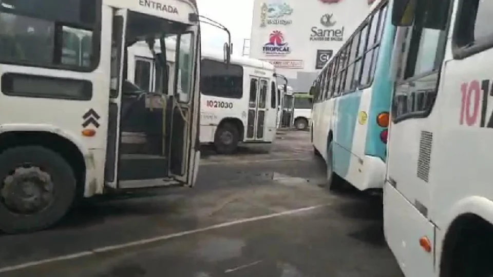 Rodoviários fazem “paralisação de alerta” na manhã desta terça-feira (15)