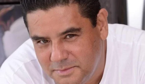 Cantor sertanejo morre após passar por complicações da Covid-19.