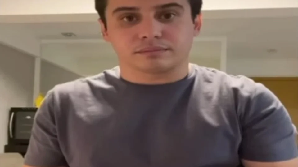 Jovem exposta nua em um  vídeo divulgado pelo humorista Seu Waldemar agradece apoio: ‘Pesadelo’