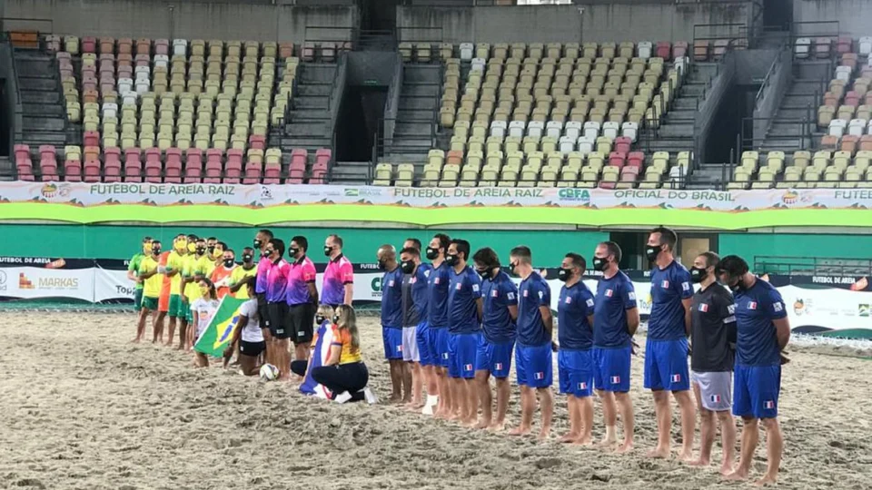 Brasil vence França por 5 a 3 no Mundial de Futebol de Areia Raiz