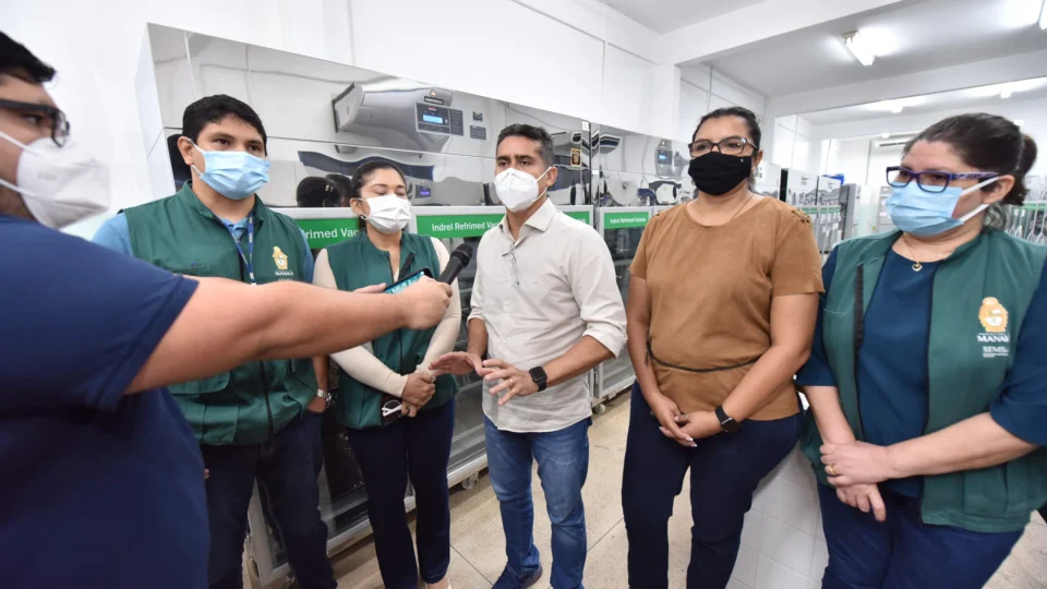 ‘Estamos prontos para iniciar a vacinação dos profissionais da saúde’, afirma prefeito David Almeida