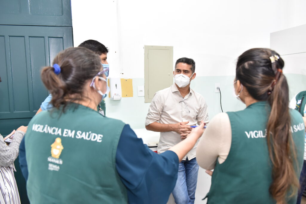 ‘Estamos prontos para iniciar a vacinação dos profissionais da saúde’, afirma prefeito David Almeida.