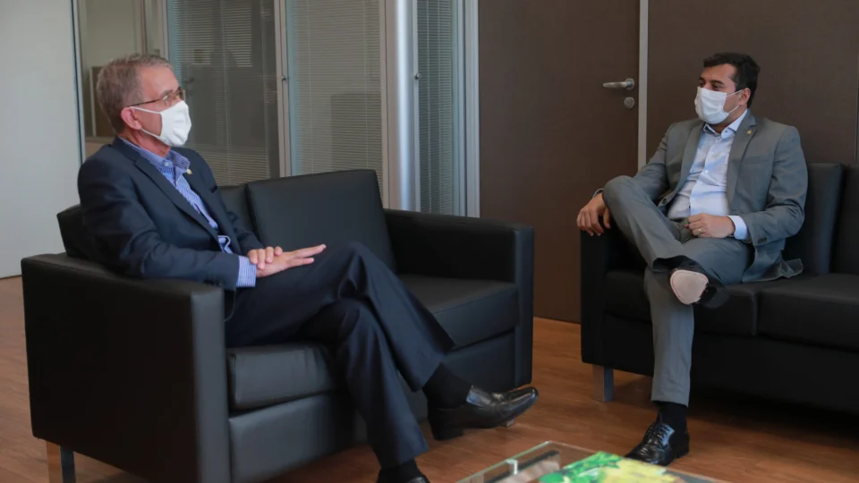 Em Brasília, governador solicita a abertura de mais leitos no Hospital Getúlio Vargas para pacientes com Covid-19