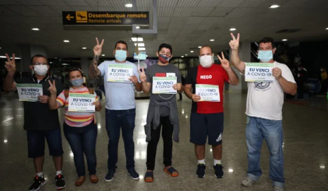 Pacientes recuperados em João Pessoa retornam a Manaus; ” Vencemos essa doença maldita”