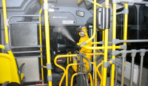 Prefeitura Fiscaliza higienização de empresas de ônibus no AM