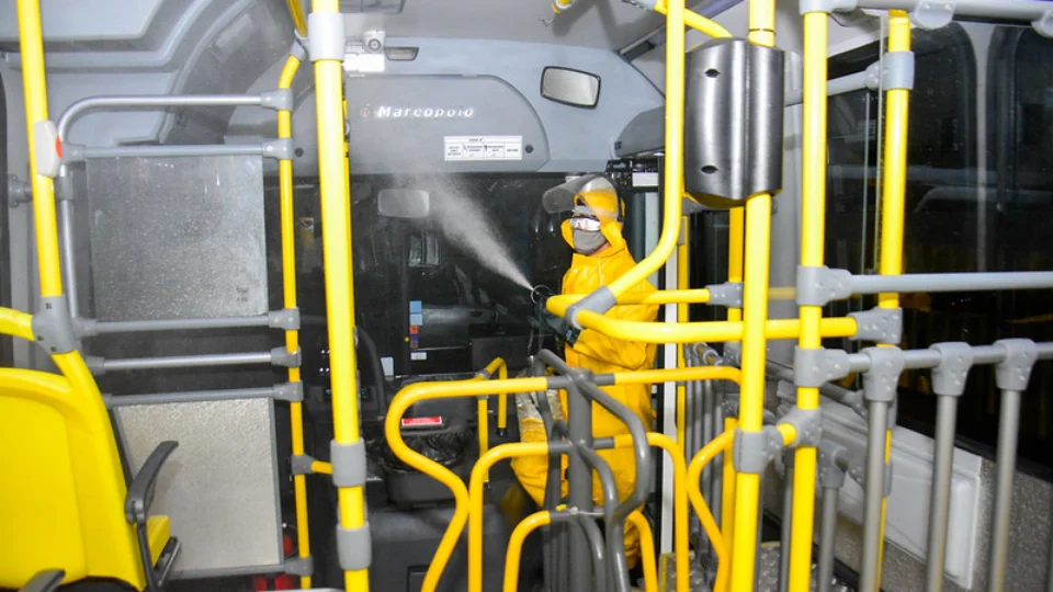 Prefeitura Fiscaliza higienização de empresas de ônibus no AM