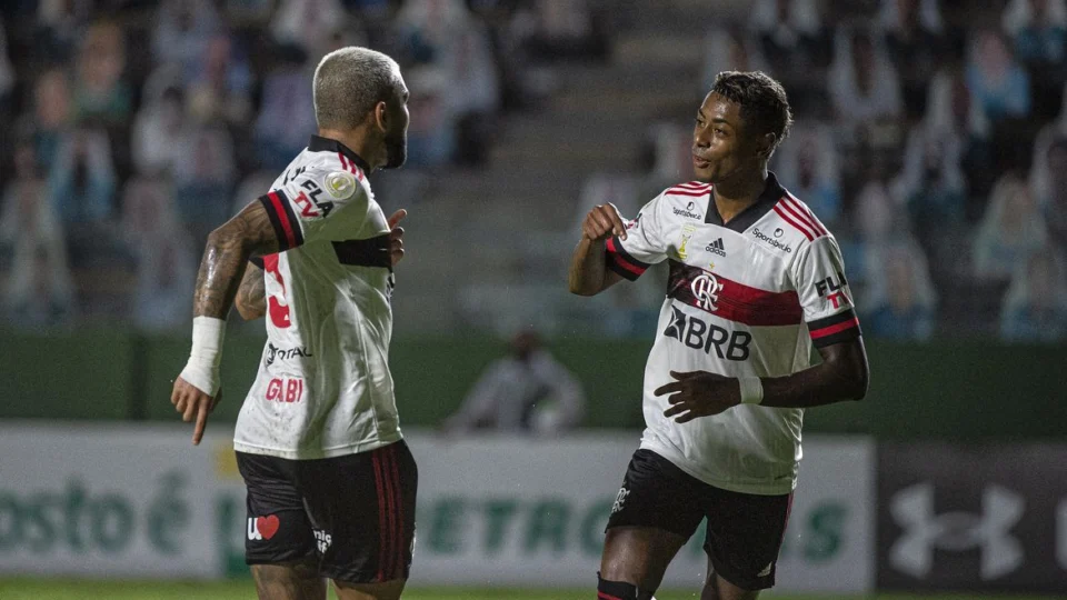 Depois de vitória contra Goiás, Flamengo enfrenta Palmeiras na quinta-feira