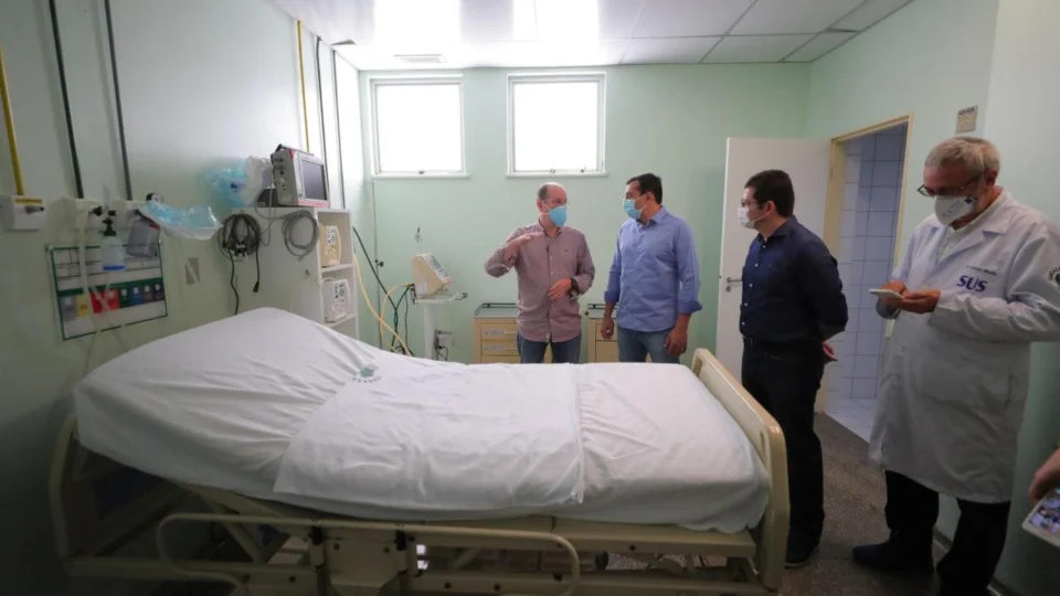 Leitos para pacientes com câncer contaminados com Covid são entregues na FCecon