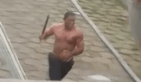 VEJA VÍDEOS – Homem é morto após atacar policiais com barra de ferro no Pará