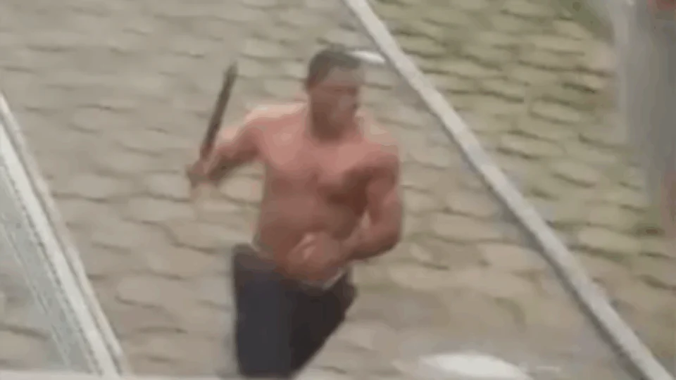 VEJA VÍDEOS – Homem é morto após atacar policiais com barra de ferro no Pará