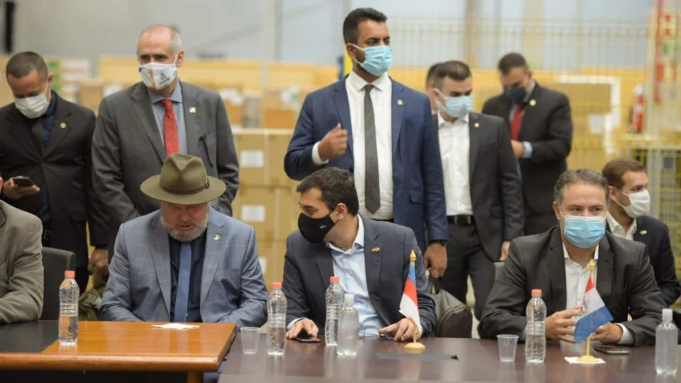 Governo do AM recebe 256 mil doses de vacina nesta segunda-feira; “É o primeiro passo”