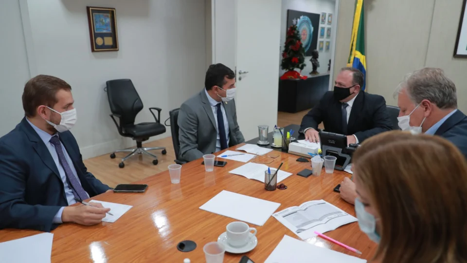 Nas próximas 48 horas, Amazonas deve receber monitores e respiradores para fortalecer o combate à Covid-19