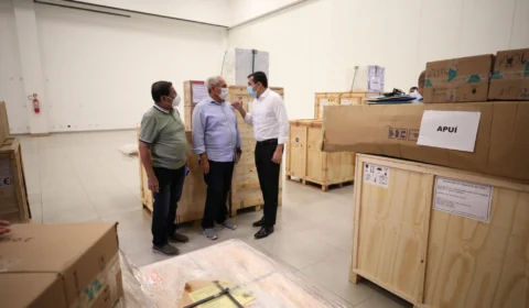 Combate à Covid-19: Governo do Amazonas entrega insumos e equipamentos para municípios do interior