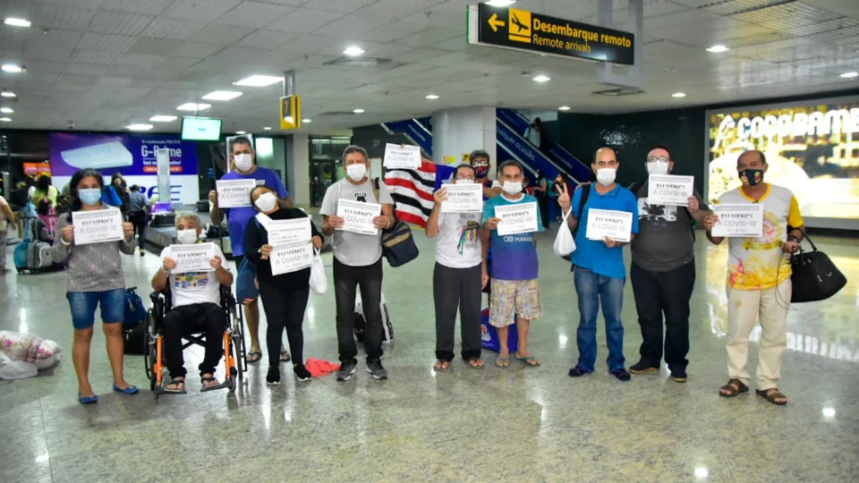 25 Pacientes recuperados da Covid-19 retornam a Manaus; “Felicidade”