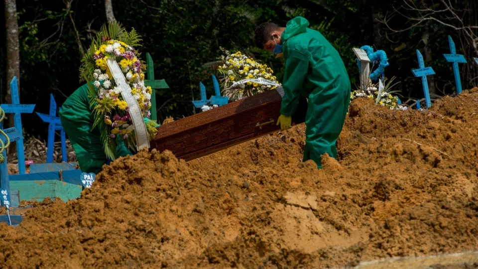 Cemitérios de Manaus registram 91 sepultamentos nesta terça-feira (5)