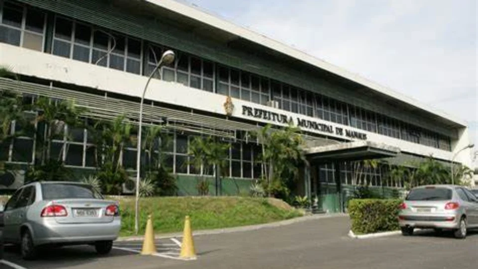 Prefeitura informa que não recebeu lista de profissionais que devem vacinar nesta sexta-feira