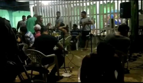 Homem tenta impedir fechamento de estabelecimento; “Quem manda sou eu”, Veja o vídeo!