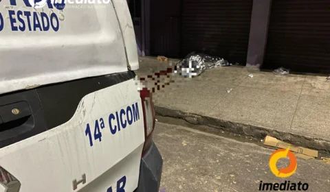 Morador de rua é brutalmente assassinado com pedradas na cabeça, no Jorge Teixeira