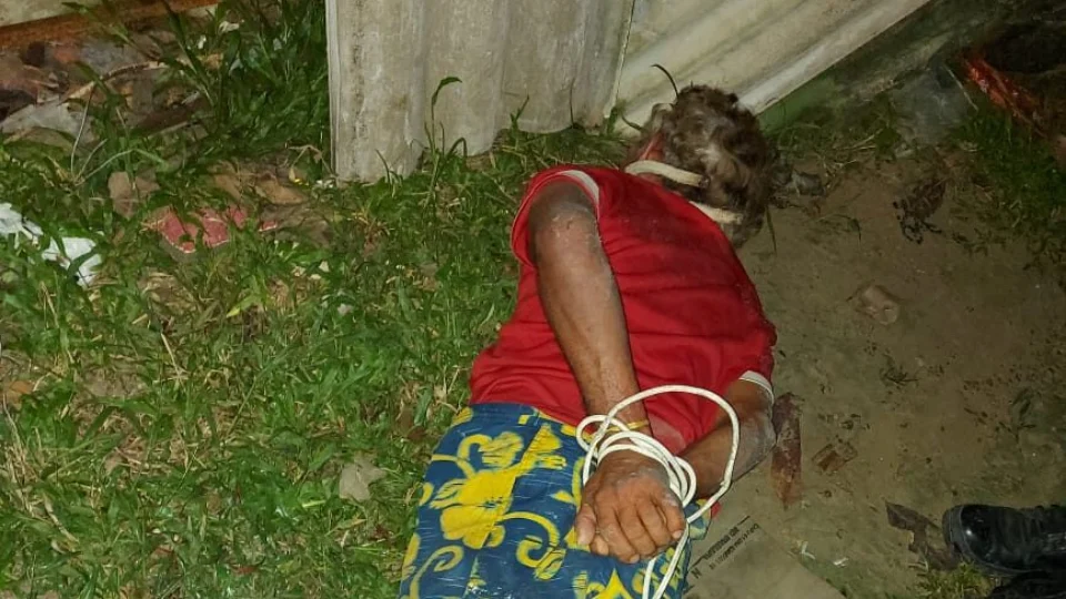 Homem de 61 anos tentar aliciar menor de 13 anos e acaba agredido pela população enfurecida