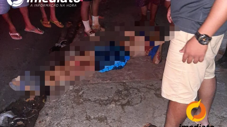 Durante tiroteio em campo de futebol na Compensa, vulgo “Neca” é executado e jovem de 16 anos leva tiro na perna